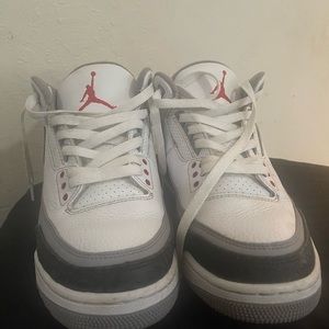 Jordan shoes size 10’s color white,grey black and white